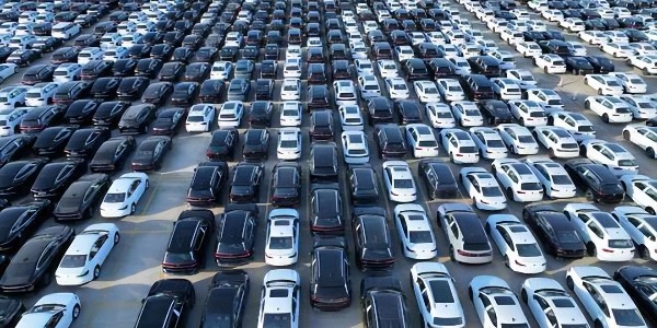 10月經上海南港碼頭中轉4.6萬餘輛外貿汽車, 創開港以來單月新高
