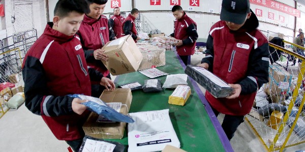 國家郵政局：11月快遞業務量突破130億件，單月增量有望超30億件